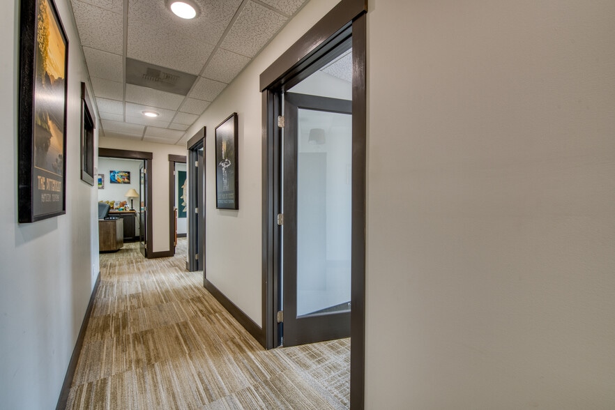 More Photos Of 120 S 5th St, Hamilton Office For Sale