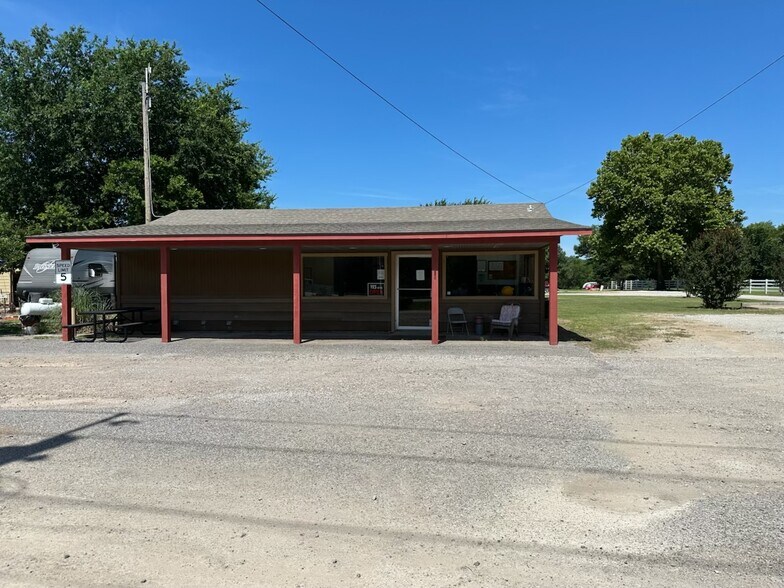 More Photos Of 2116 Highway 77 S, Davis Trailer Camper Park For Sale