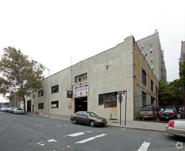 More Photos Of 751 Concourse Village West, Bronx Warehouse For Lease