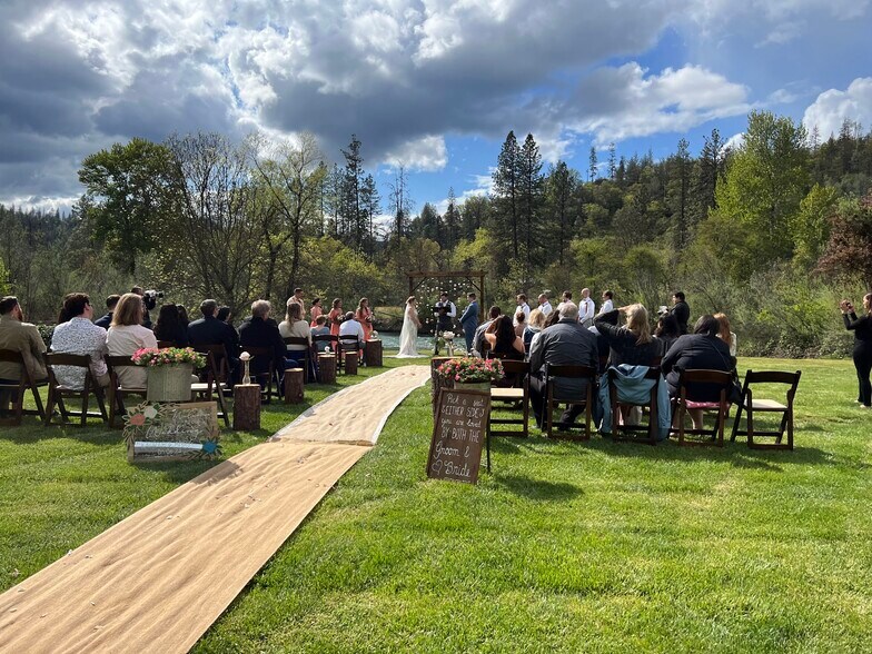 More Photos Of 125 Deadwood Rd, Lewiston Restaurant For Sale