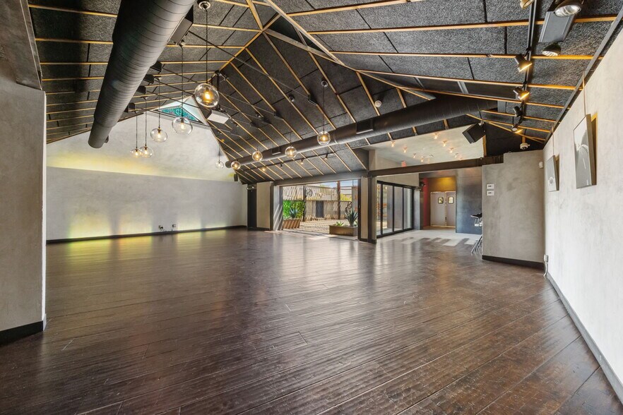 More Photos Of 553 California Ave, Boulder City Restaurant For Sale