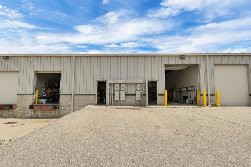 More Photos Of 8205 Estates Pky, Plain City Warehouse For Lease