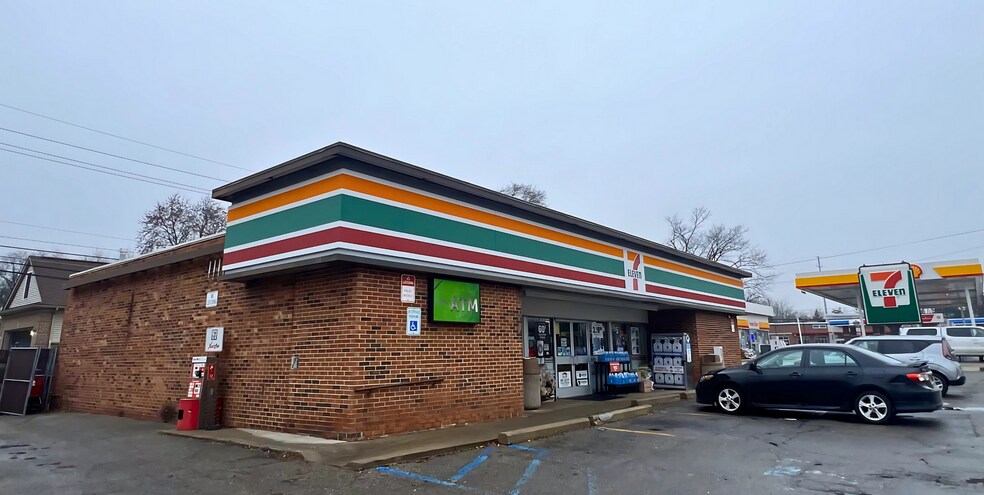 More Photos Of 22069 Farmington Rd, Farmington Hills Convenience Store For Sale
