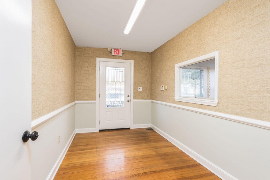 More Photos Of 1721 Ashley River Rd, Charleston Office Residential For Sale