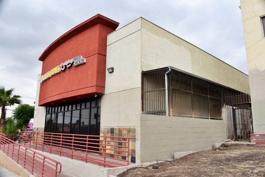 More Photos Of 10714 S Western Ave, Los Angeles Unknown For Lease