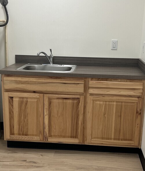 More Photos Of 3341-3343 SE Hawthorne Blvd, Portland Freestanding For Lease