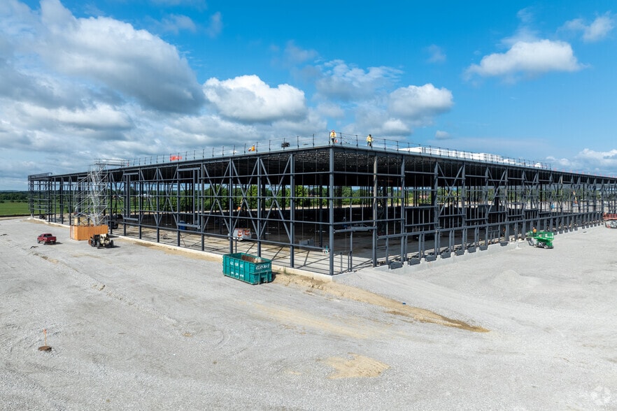 More Photos Of 5405 Countryside Dr, Brampton Warehouse For Lease