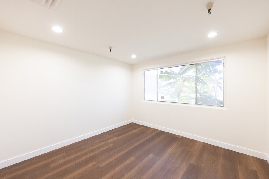 More Photos Of 7200-7240 Adams St & Texaco Ave, Paramount Warehouse For Sale