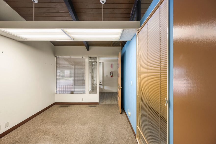 More Photos Of 1661 E Chapman Ave, Fullerton Office For Sale