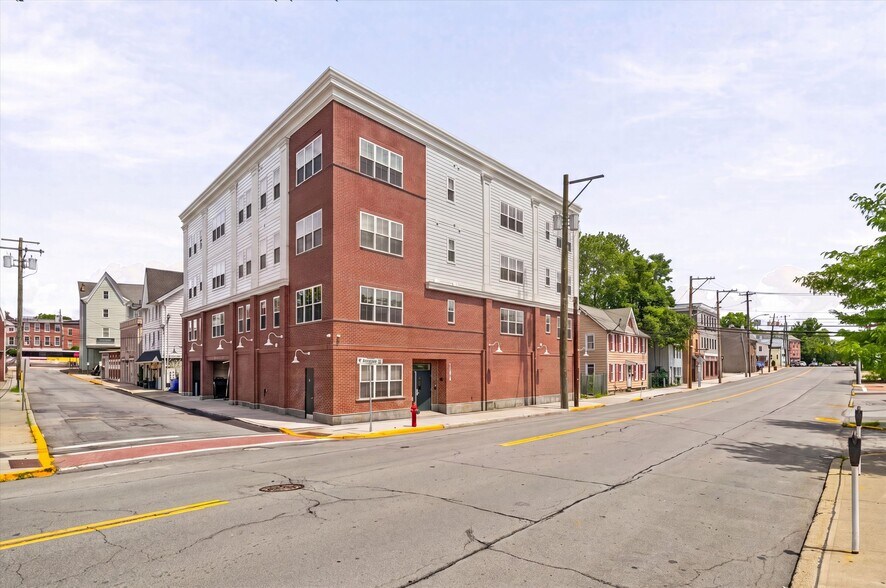 Primary Photo Of 122 Greenwich Ave, Goshen Multifamily For Sale