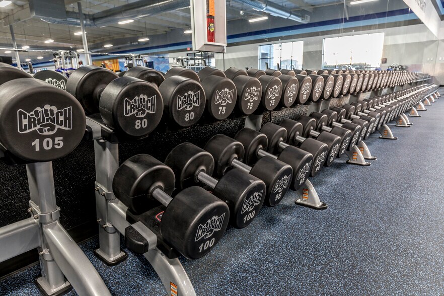 More Photos Of 9822 Katella Ave, Anaheim Health Club For Sale