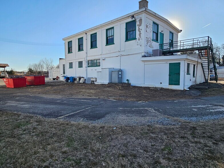 More Photos Of 173 Water St, Bridgeton Warehouse For Sale