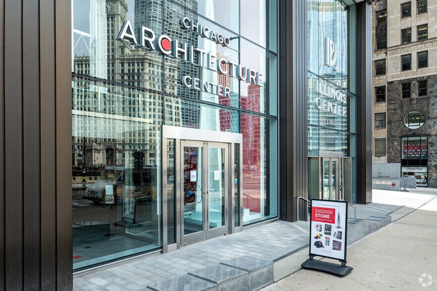 More Photos Of 111 E Wacker Dr, Chicago Office For Lease