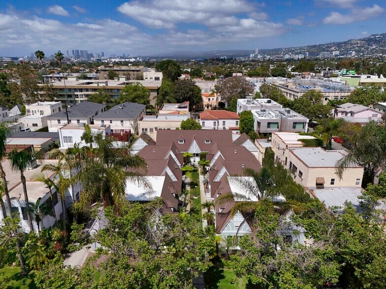 More Photos Of 537-545 1/2 N Orange Dr, Los Angeles Apartments For Sale