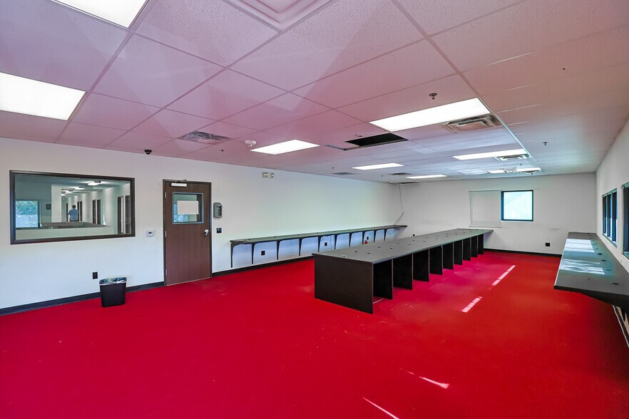 More Photos Of 1532 N Highland Ave, Los Angeles Office For Sale