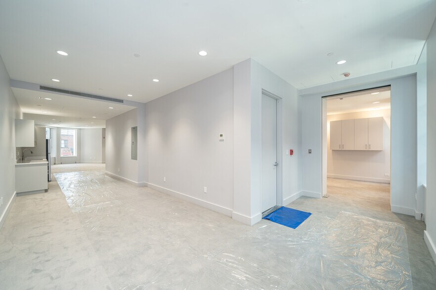 More Photos Of 31 W 54th St, New York Storefront Retail Office For Sale