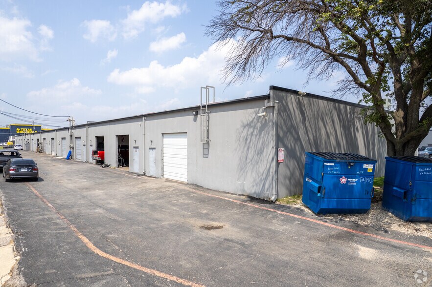 More Photos Of 2630 Northaven Rd, Dallas Unknown For Lease