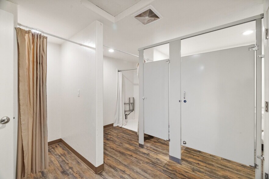 More Photos Of 2500 Cold Springs Rd, Prescott Lodge Meeting Hall For Sale