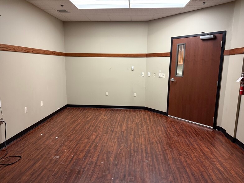 More Photos Of 3415 Golden Rd, Tyler Office For Lease