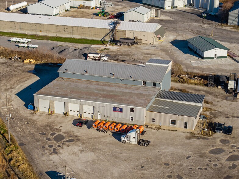 More Photos Of 406 N Union St, Dwight Truck Terminal For Lease