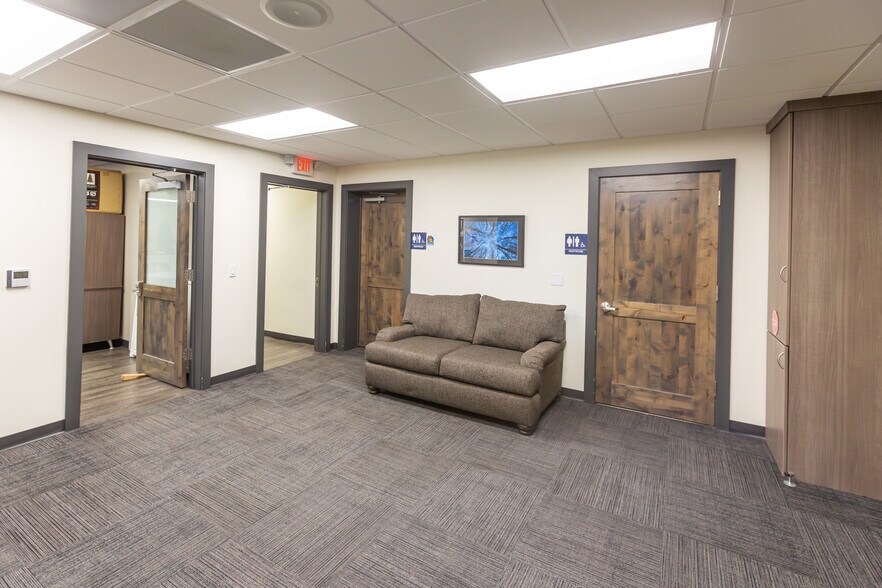 More Photos Of 200 W Railroad Ave, Plains Medical For Sale