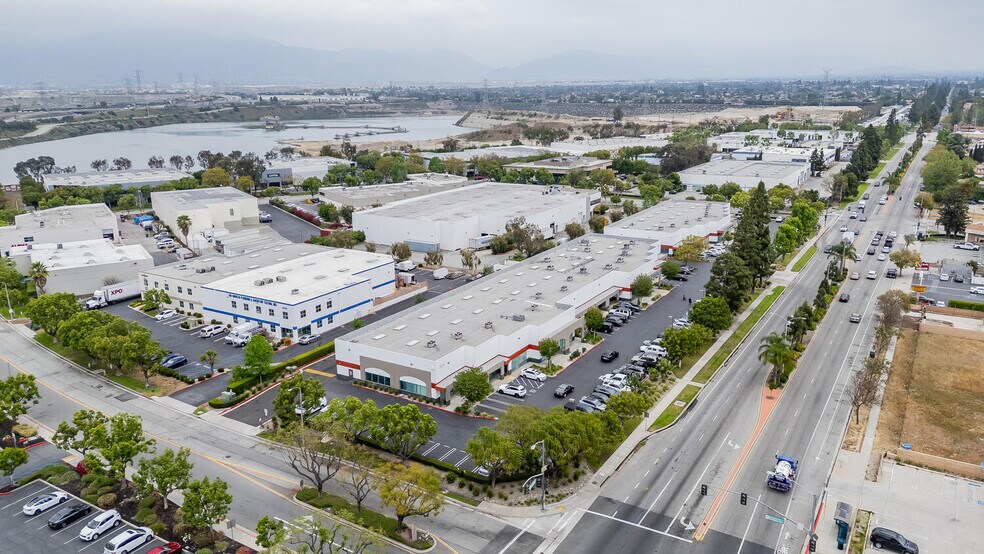 More Photos Of 12711 Ramona Blvd, Baldwin Park Warehouse For Lease