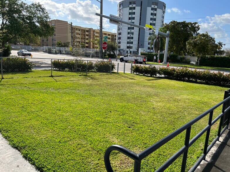 More Photos Of 1001 NW 95th St, Miami Restaurant For Lease