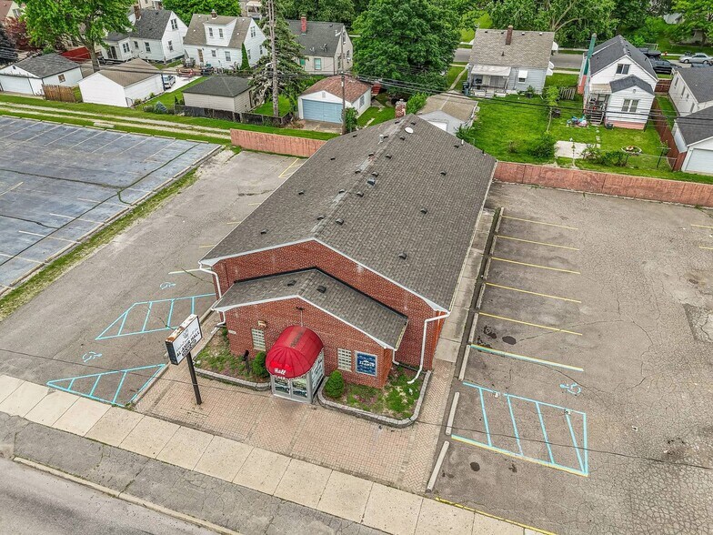 More Photos Of 17355 Allen Rd, Melvindale Freestanding For Sale
