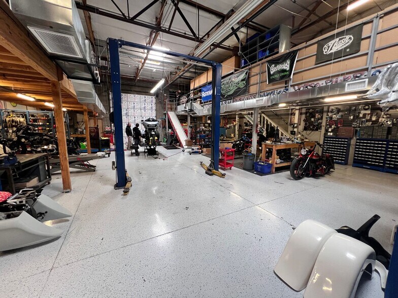 More Photos Of 23047 N 15th Ln, Phoenix Service For Lease