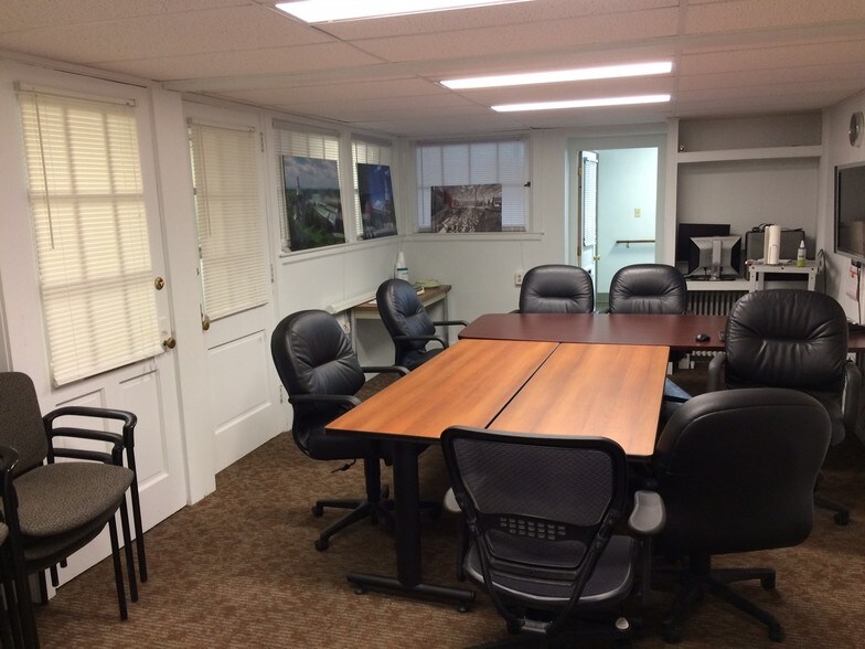 More Photos Of 108 W Beaver Ave, State College Storefront Retail Office For Lease