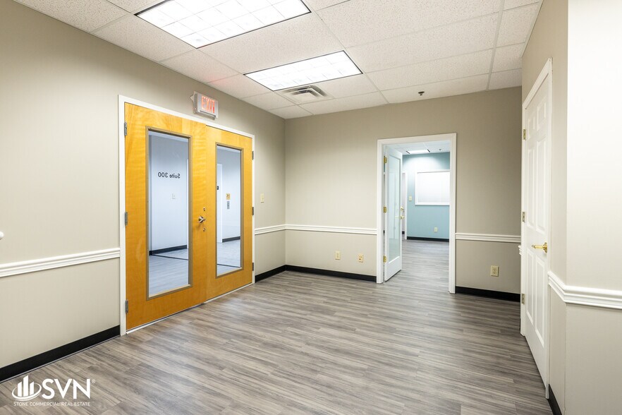 More Photos Of 1050 Monarch St, Lexington Office For Lease