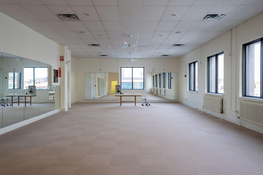 More Photos Of 93 Cedar St, Sudbury Office For Lease