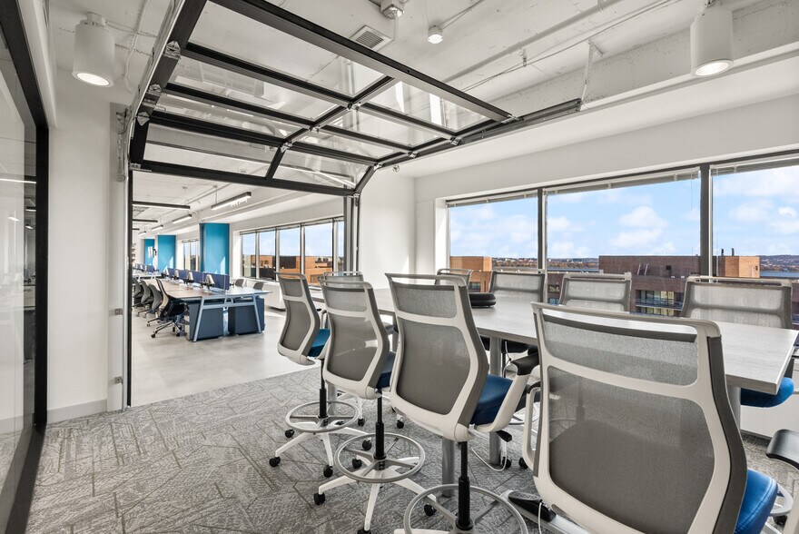 Primary Photo Of 1550 Crystal Dr, Arlington Office For Lease