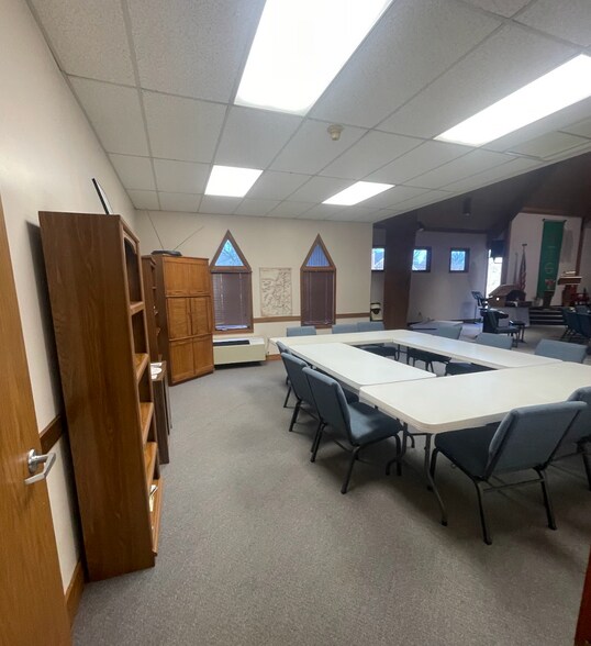 More Photos Of 14001 Shelbyville Rd, Louisville Specialty For Sale