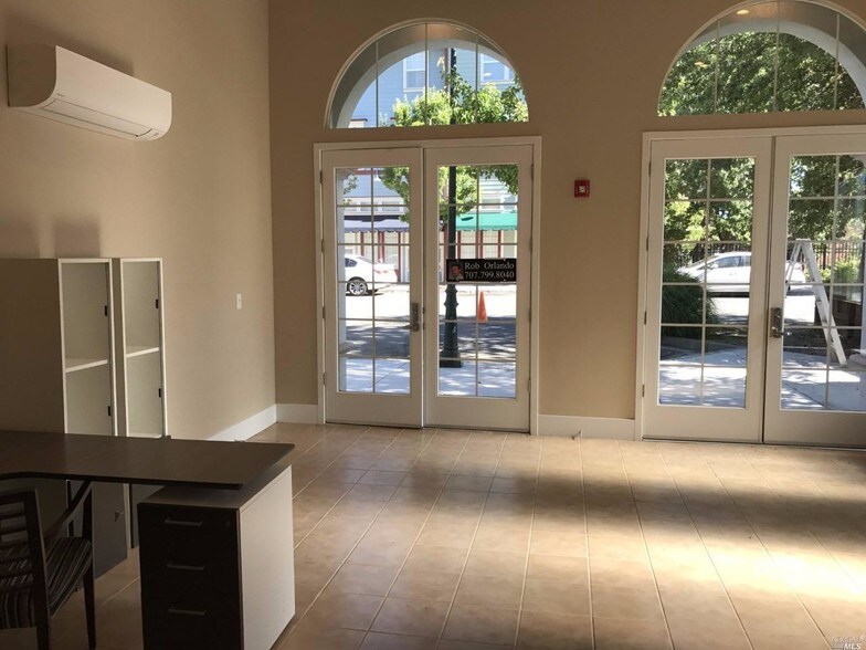 More Photos Of 220 Windsor River Rd, Windsor Apartments For Sale