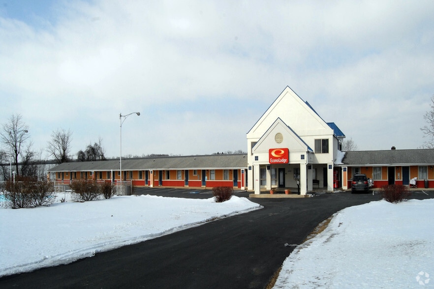 Primary Photo Of 650 Gettysburg Rd, Mechanicsburg Hotel For Sale