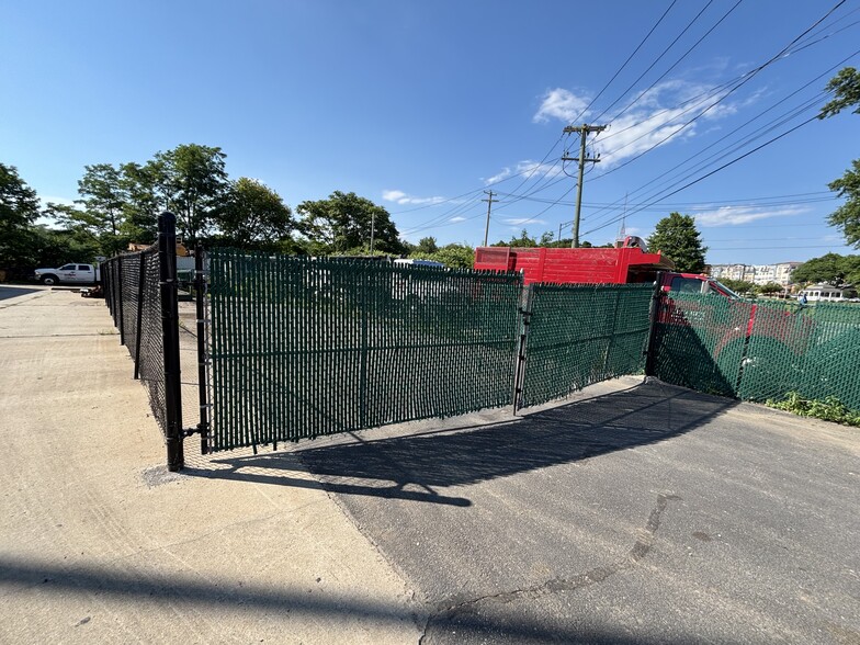 Primary Photo Of 2 Park Pl, Glen Cove Land For Lease