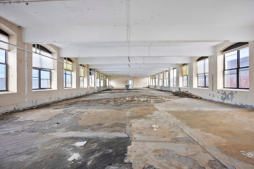 More Photos Of 104-112 Erie Blvd, Schenectady Land For Sale