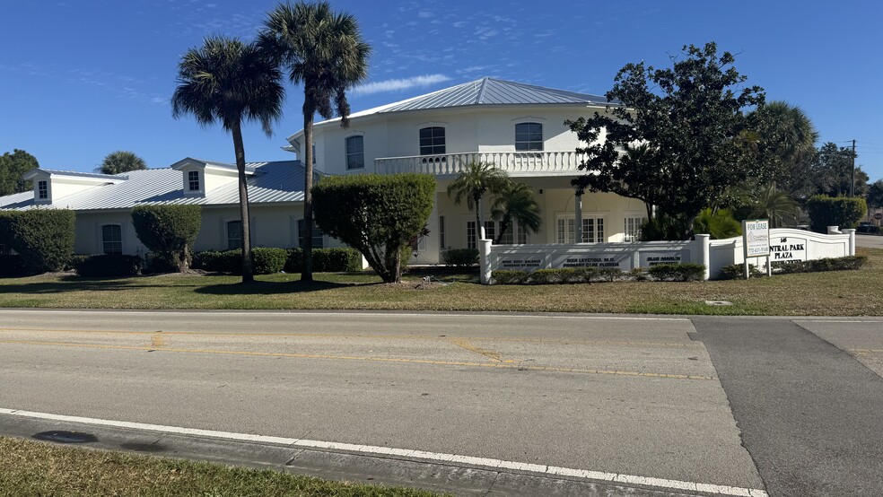 More Photos Of 145 NW Central Park Plz, Port Saint Lucie Medical For Lease