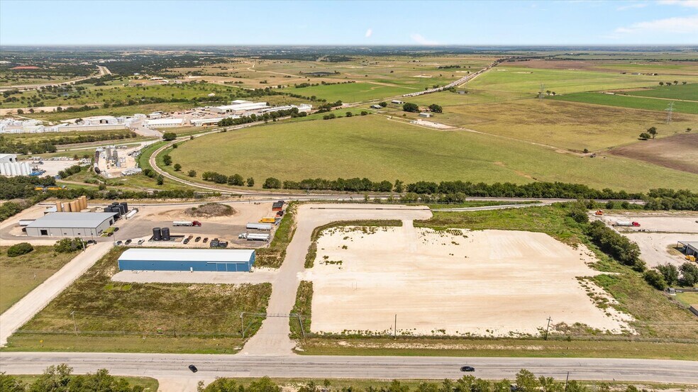 More Photos Of 14100 N Highway 171, Cresson Warehouse For Lease