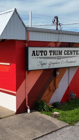 Primary Photo Of 18 Berger Ave, Gallipolis Auto Repair For Sale