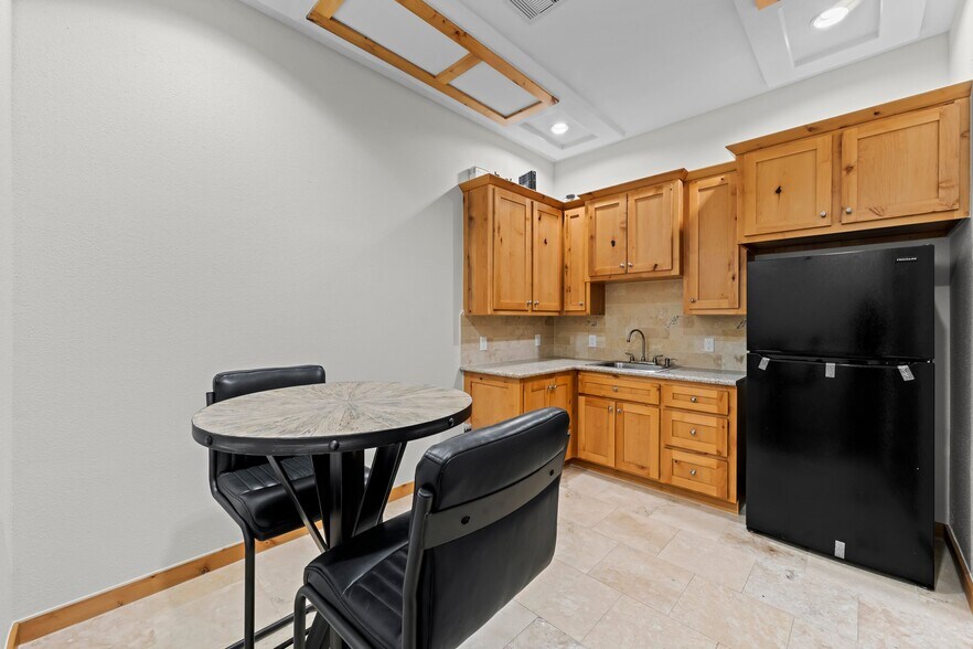 More Photos Of 25329 Budde Rd, The Woodlands Medical For Lease