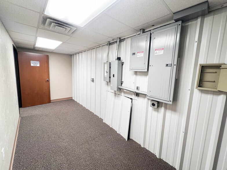 More Photos Of 2820 Global Pky, Midwest City Industrial For Sale