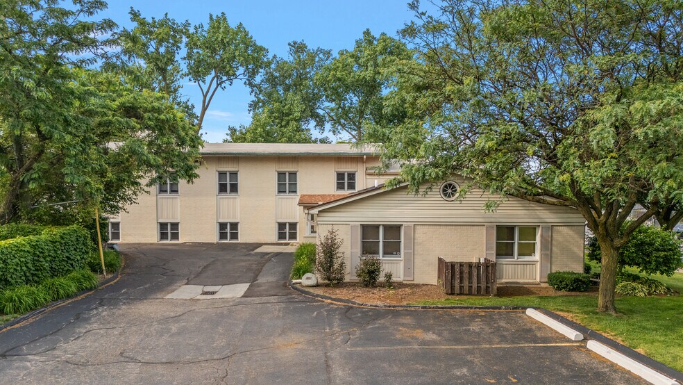 More Photos Of 20789 Harper Ave, Harper Woods Office For Sale