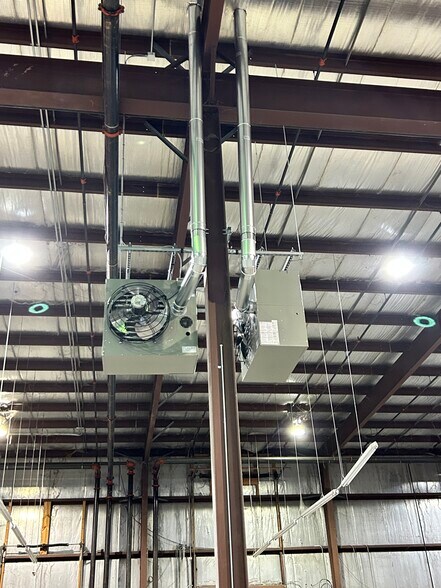More Photos Of 203 Harris Dr, Poca Industrial For Sale
