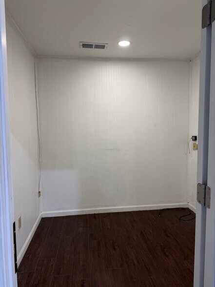 More Photos Of 300 S Broome St, Albemarle Warehouse For Sale