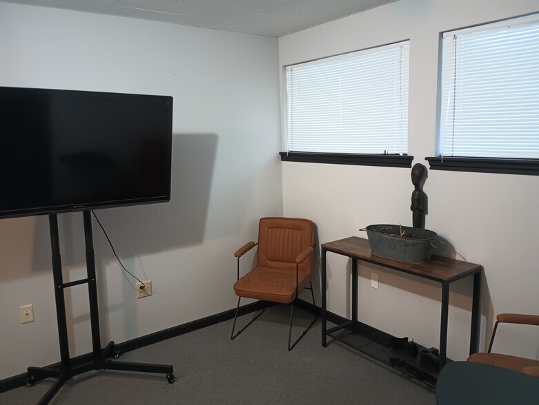 More Photos Of 7707 Waco Ave, Baton Rouge Coworking Space