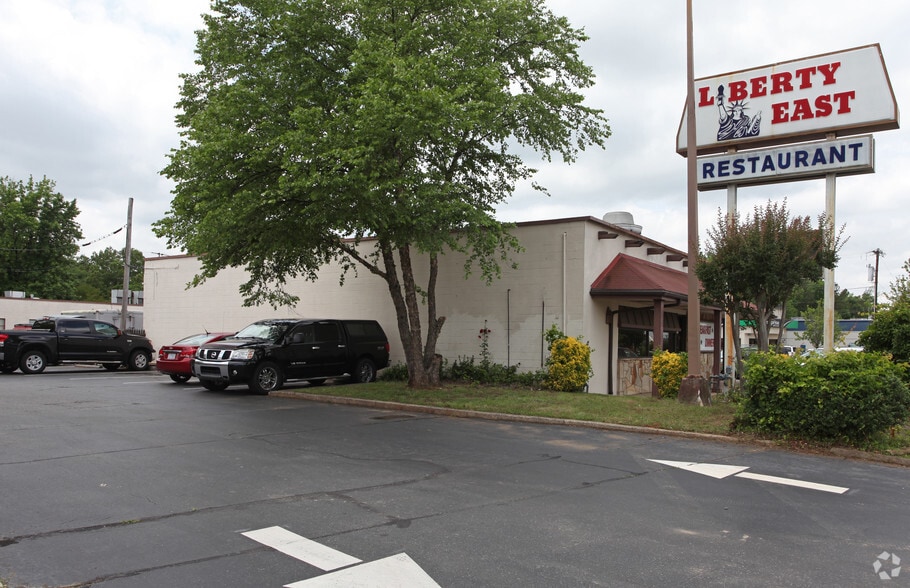 More Photos Of 5112 E Independence Blvd, Charlotte Restaurant For Sale