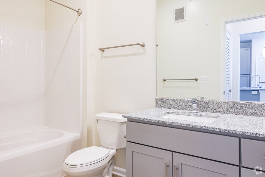 More Photos Of 5401 Commonwealth Centre Pky, Midlothian Apartments For Sale