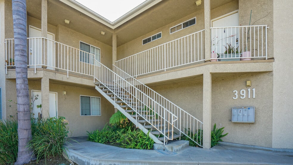More Photos Of 3911 Verdugo Rd, Los Angeles Apartments For Sale